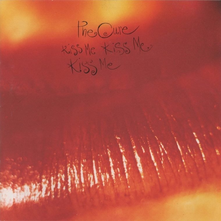 Portada de Kiss Me, Kiss Me, Kiss Me